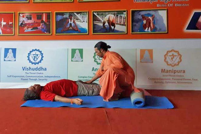 Swami Prakash Bharti during a Chakra healing session in goa India